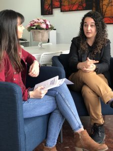 La escritora Andrea Mezquida, en un momento de la entrevista