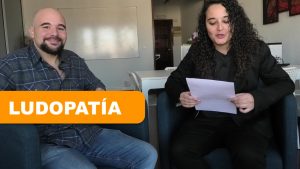 Los psicólogos Luis Miguel Real y Andrea Mezquida en un momento de la entrevista sobre Ludopatía