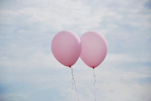 dos globos rosas