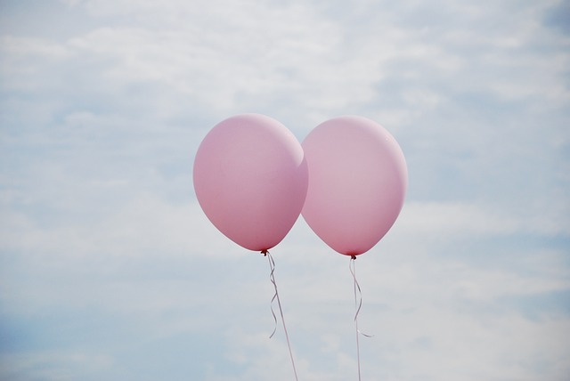 dos globos rosas